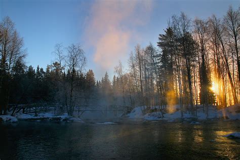  Auringonnousu Andeilla –  Tumma Mystiikka ja Kultaisen Valon Loiste